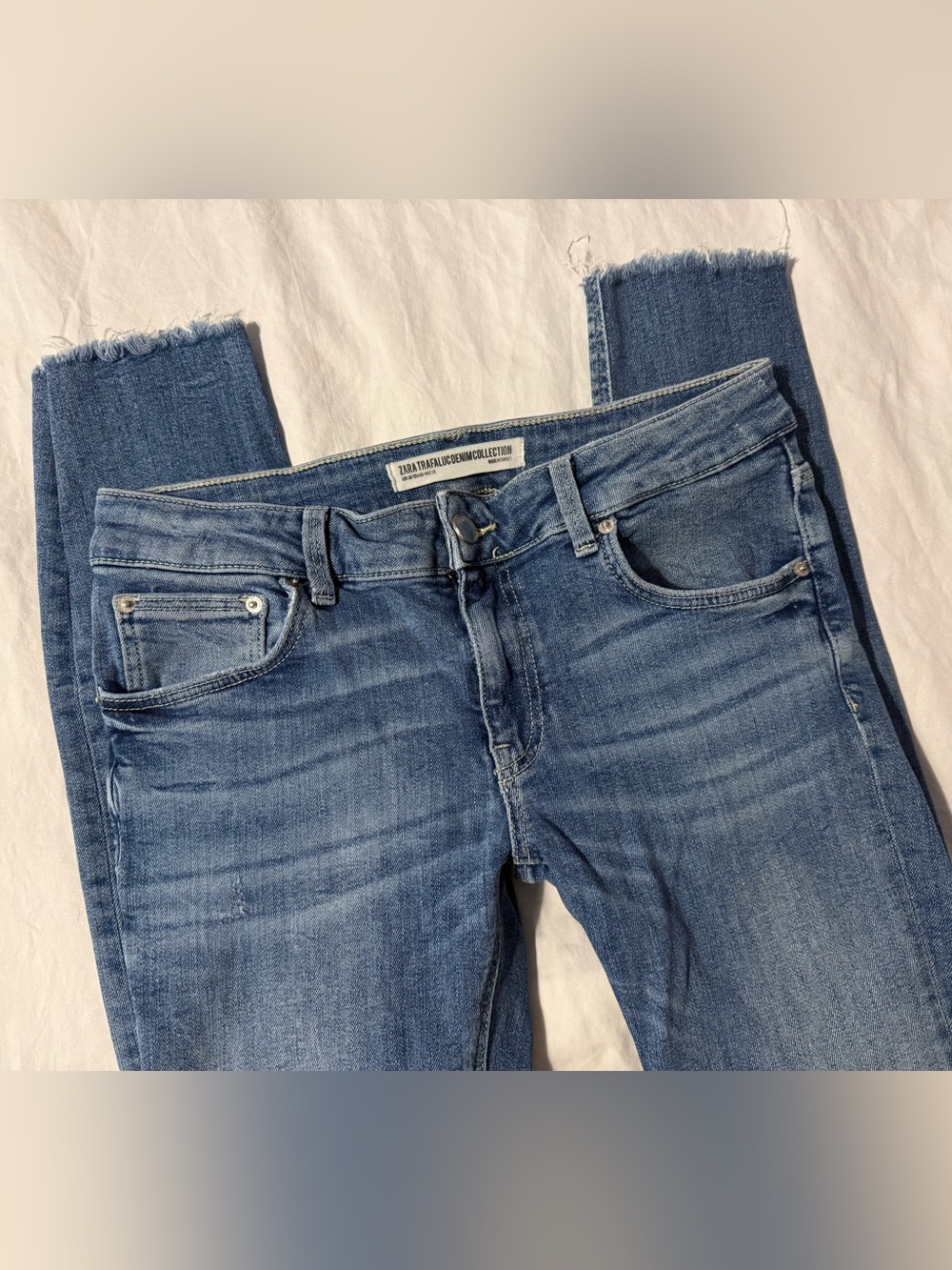 ✨Zara Low Rise Cropped Jeans✨